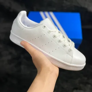 Adidas Stan Smith सफेद लाइफस्टाइल स्नीकर