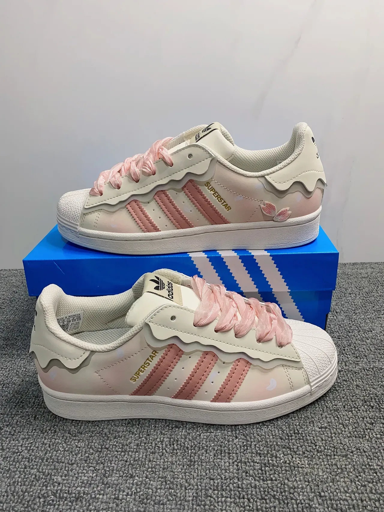 Adidas Superstar Pink Floral Wavy Collar Lifestyle Sneakers 9