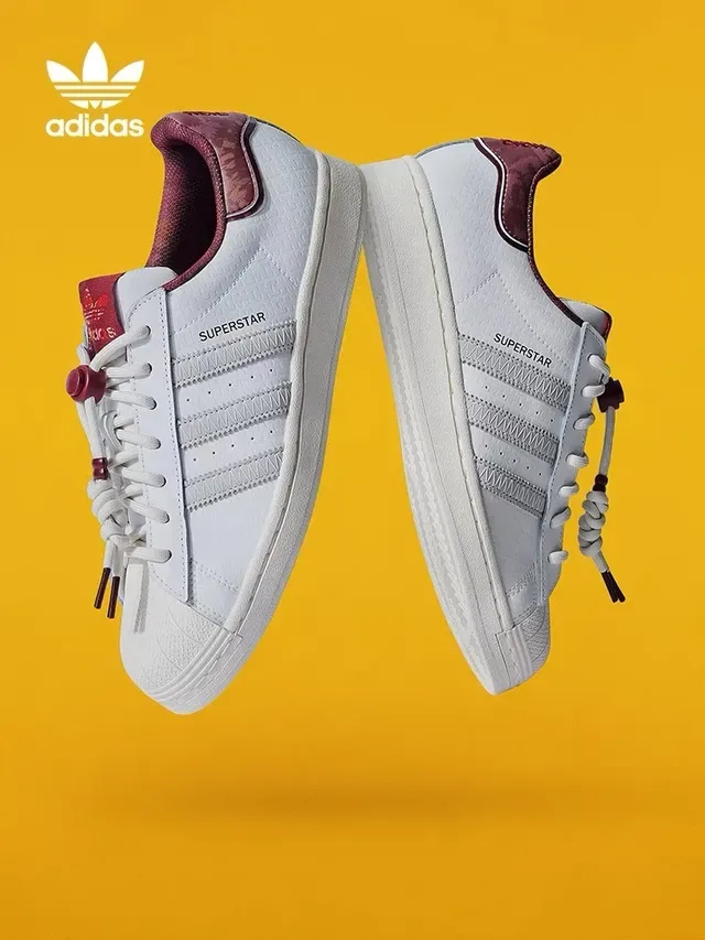 Adidas Superstar सफेद और लाल लाइफस्टाइल स्नीकर 9
