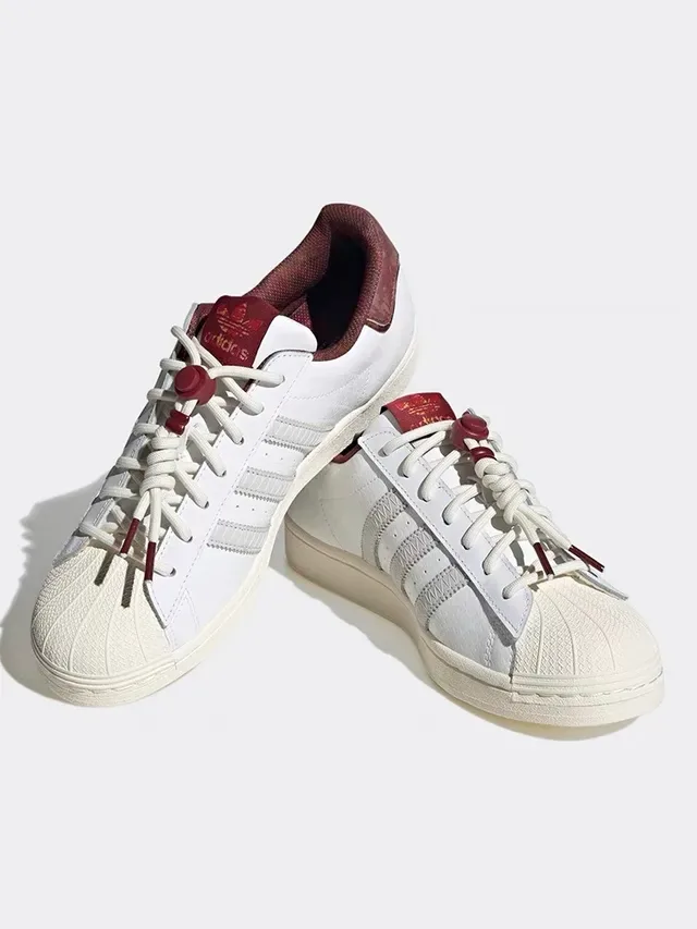 Adidas Superstar सफेद और लाल लाइफस्टाइल स्नीकर 12