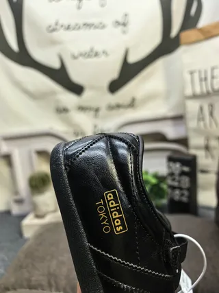 Adidas Tokyo 黑色皮革 Velcro 鞋带生活方式运动鞋 3