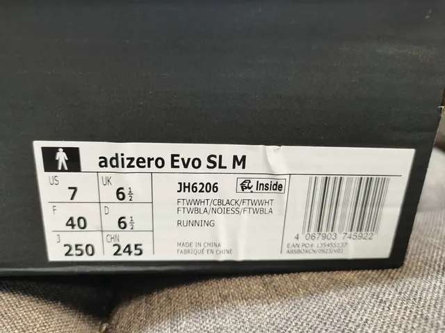 Adidas Tênis de corrida brancos e pretos com três listras 2