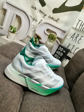 Adidas White and Green Three-Stripe Lifestyle Sneakers 9