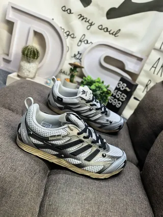 Adidas White Black Lightweight Mesh Upper Three-Stripe Side Panel Lifestyle Sneakers 9