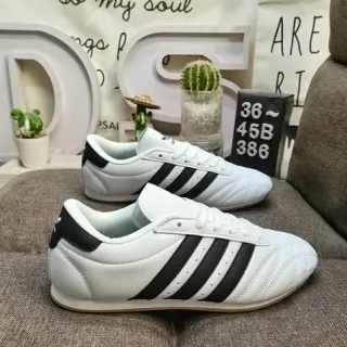 Adidas श्वेत काला लो-टॉप लेदर अपर लाइफस्टाइल स्नीकर