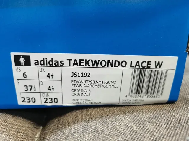 Adidas White Black Low-Top Leather Upper Lifestyle Sneakers 2