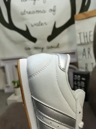 Adidas White Black Low-Top Leather Upper Lifestyle Sneakers 3