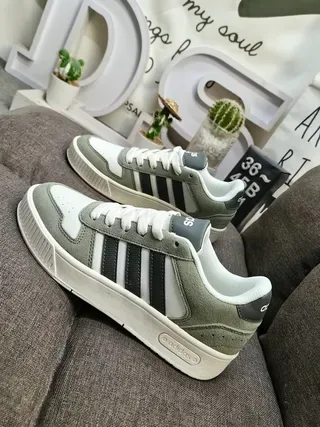 Adidas White Gold Low-Top Striped Side Panel Lifestyle Sneakers 17