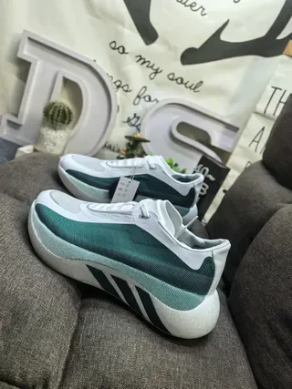 Adidas White Green Knit Upper Sculpted Midsole Lifestyle Sneakers 7