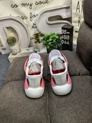 Adidas White Red Laceless Slip-On Sculpted Boost Midsole Lifestyle Sneakers 8