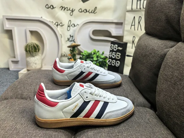 Adidas White Red Low-Top Leather-Suede Upper Lifestyle Sneakers 11