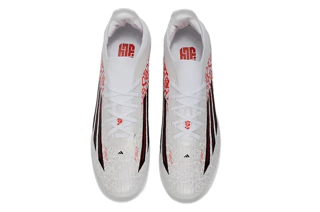 Adidas Chaussures de Football Blancs et Rouges avec Upper Synthétique, Graphique Line-Art Rose, Firm-Ground 2