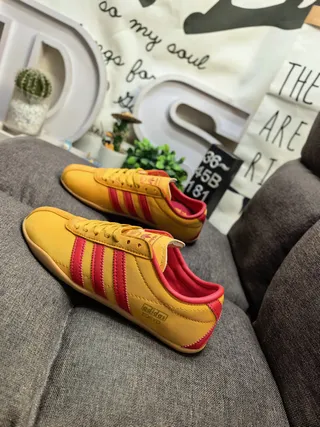 Adidas Yellow Red Low-Top Suede Upper Lifestyle Sneakers 7