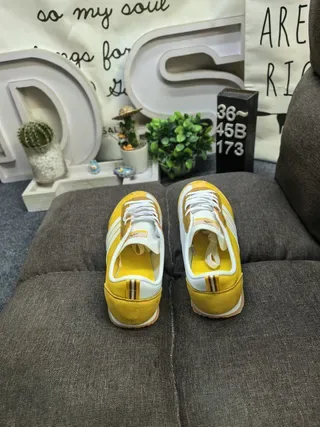 Adidas Amarelo Branco Retro Runner Três Listras Painel Lateral Sneakers Lifestyle 8