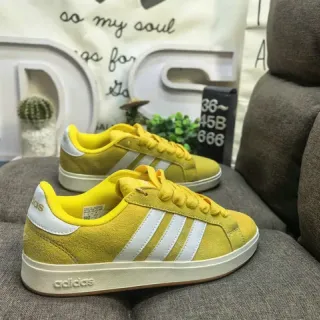 Adidas पीला सफेद सुड ऊपरी Three Stripes जीवनशैली स्नीकर्स