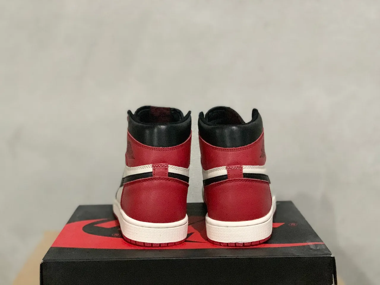 Air Jordan 1 Black Red High-Top Leather-Paneled Basketball Shoes 3