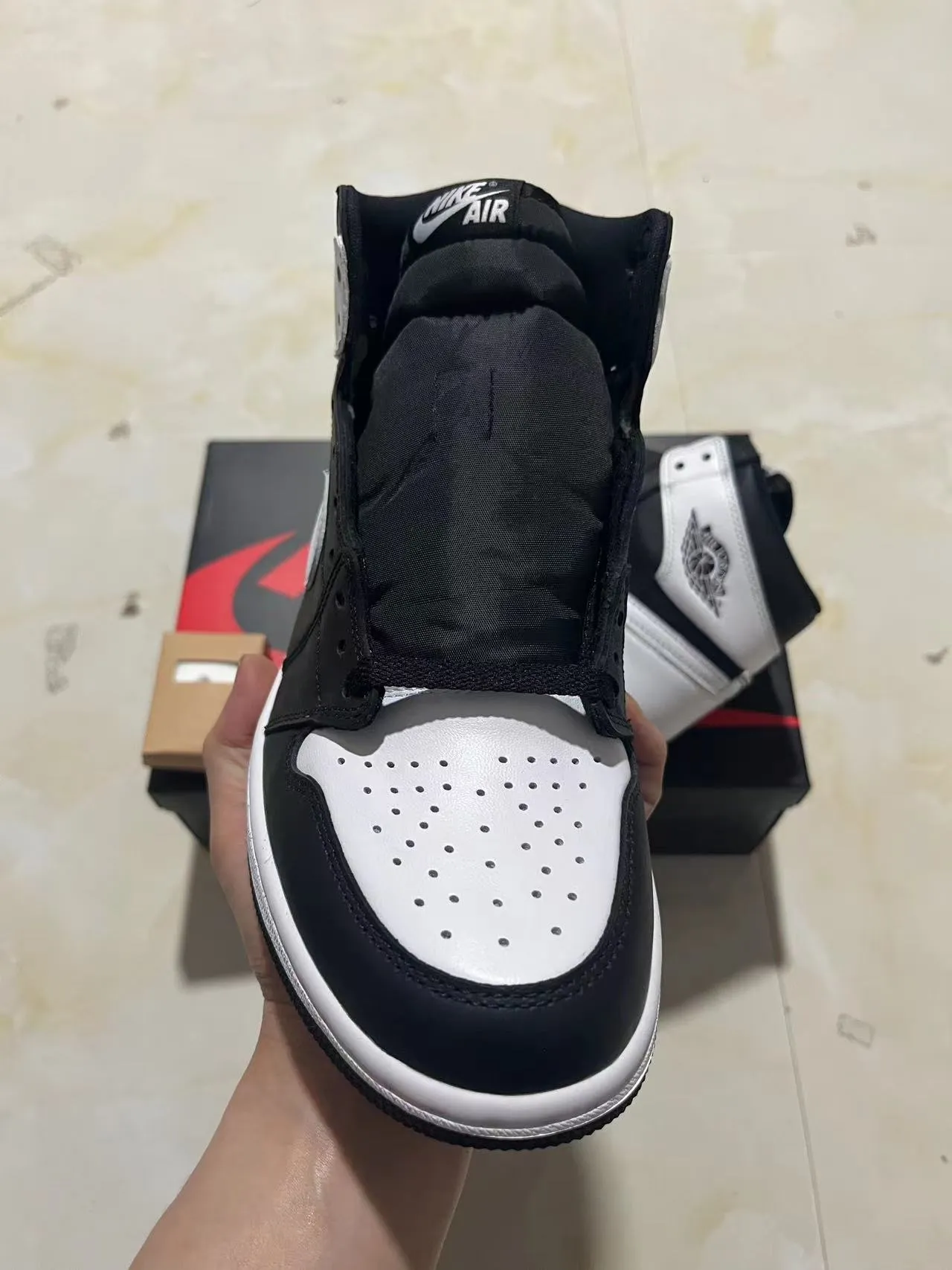 Air Jordan 1 Black White Basketball Shoes 3
