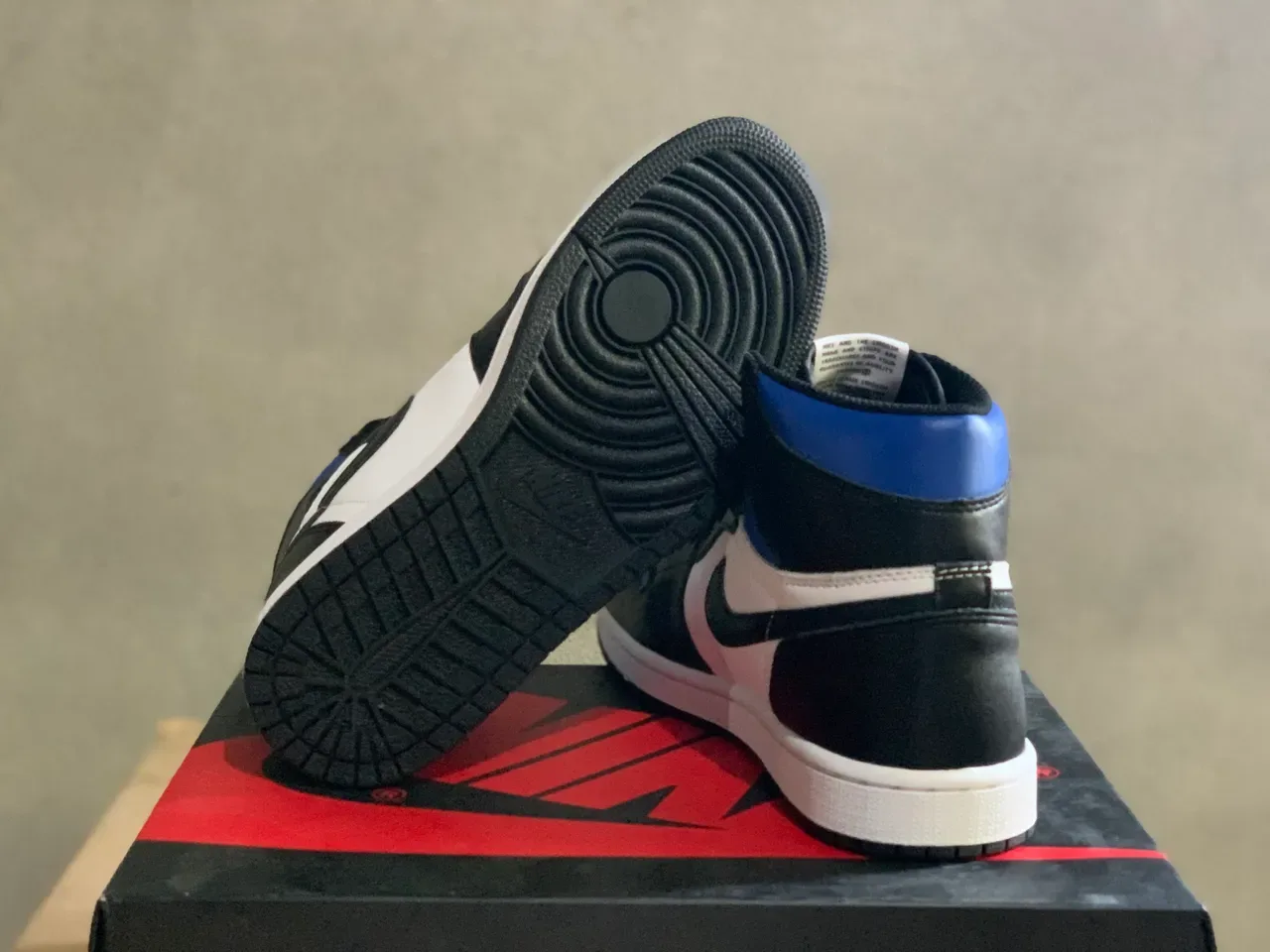 Air Jordan 1 Chaussures de Basketball Noir Blanc Bleu Royal 2