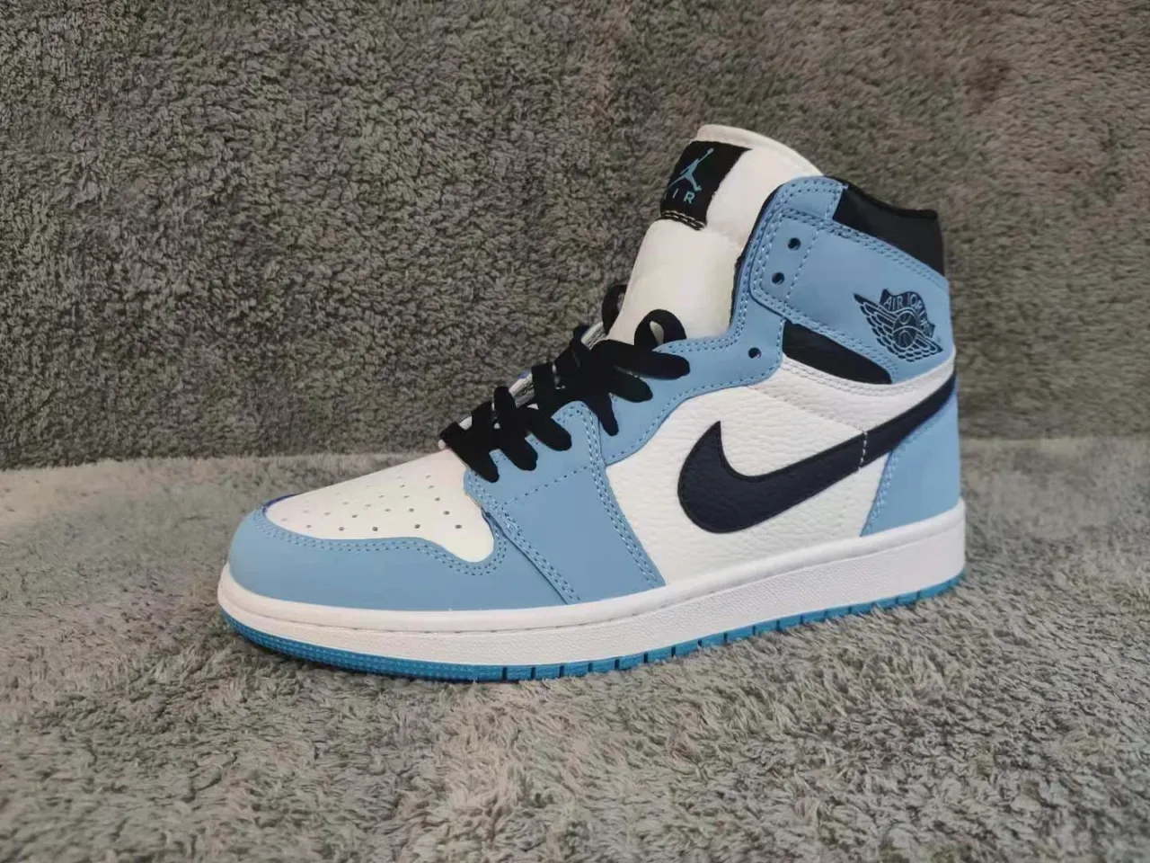 Air Jordan 1 High Tênis de Basquete Azul Claro Branco Preto 9
