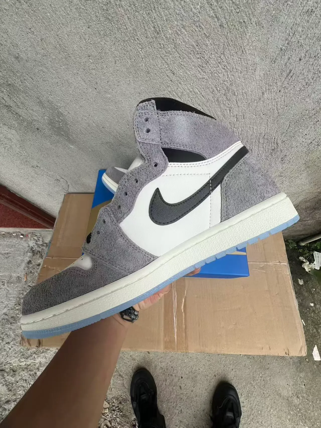 Air Jordan 1 High Top Chaussures de Basketball Gris Blanc Noir Or 5