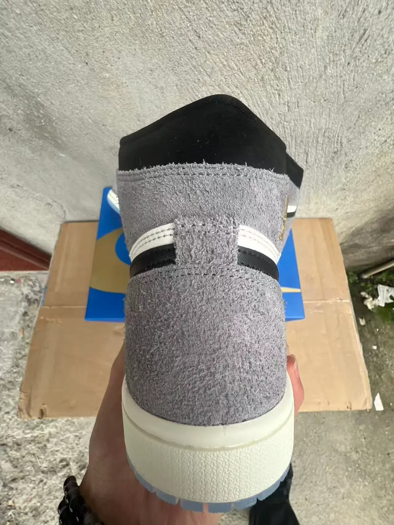 Air Jordan 1 High Top Chaussures de Basketball Gris Blanc Noir Or 8