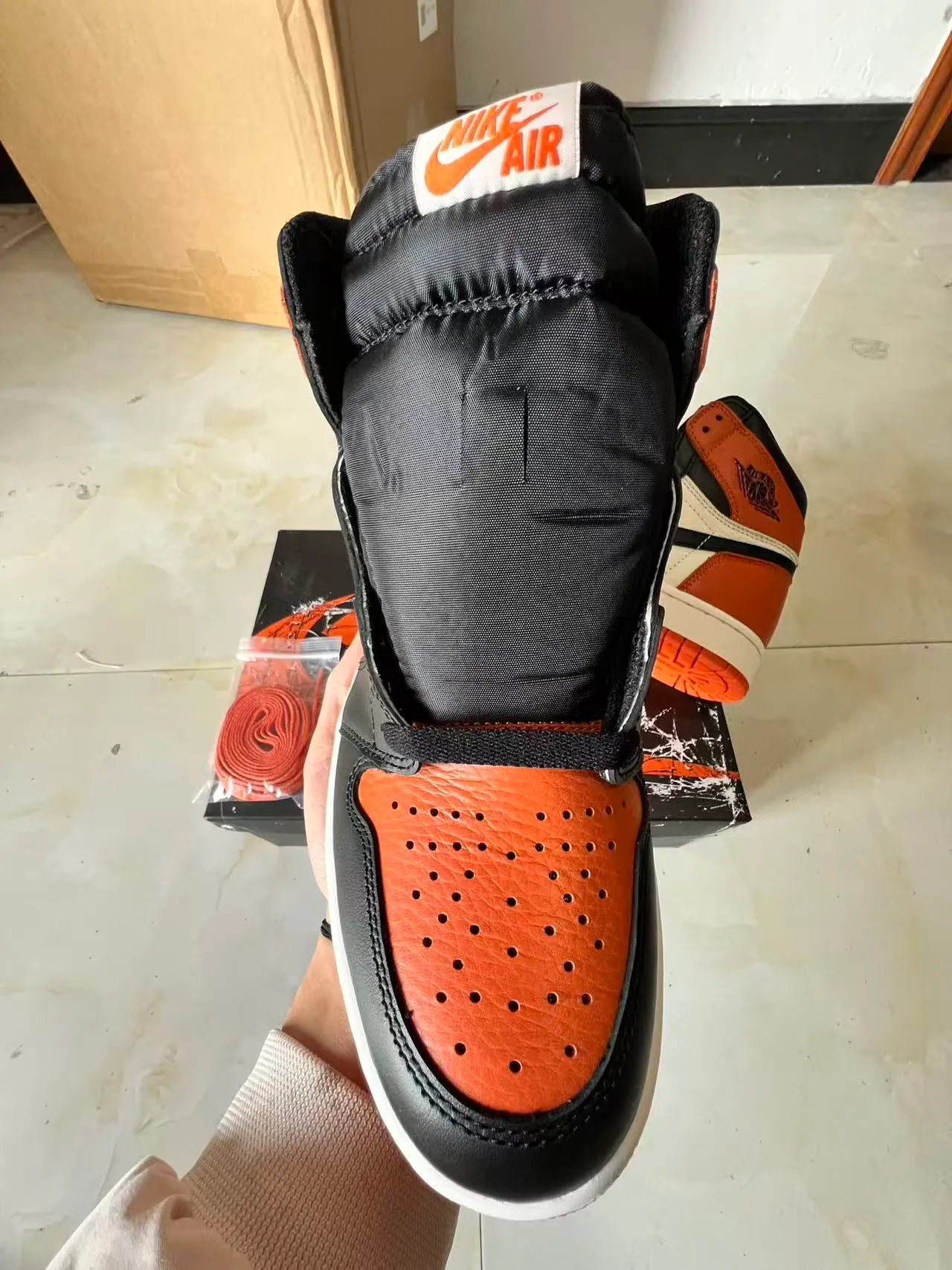 Air Jordan 1 Orange Black High-Top Leather-Paneled Basketball Shoes 3
