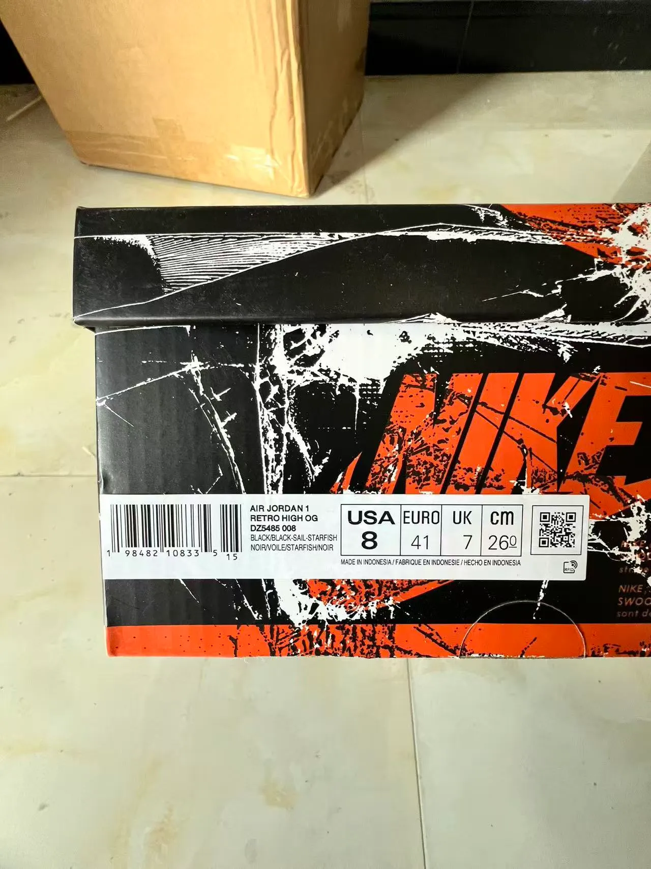 Air Jordan 1 Orange Black High-Top Leather-Paneled Basketball Shoes 10