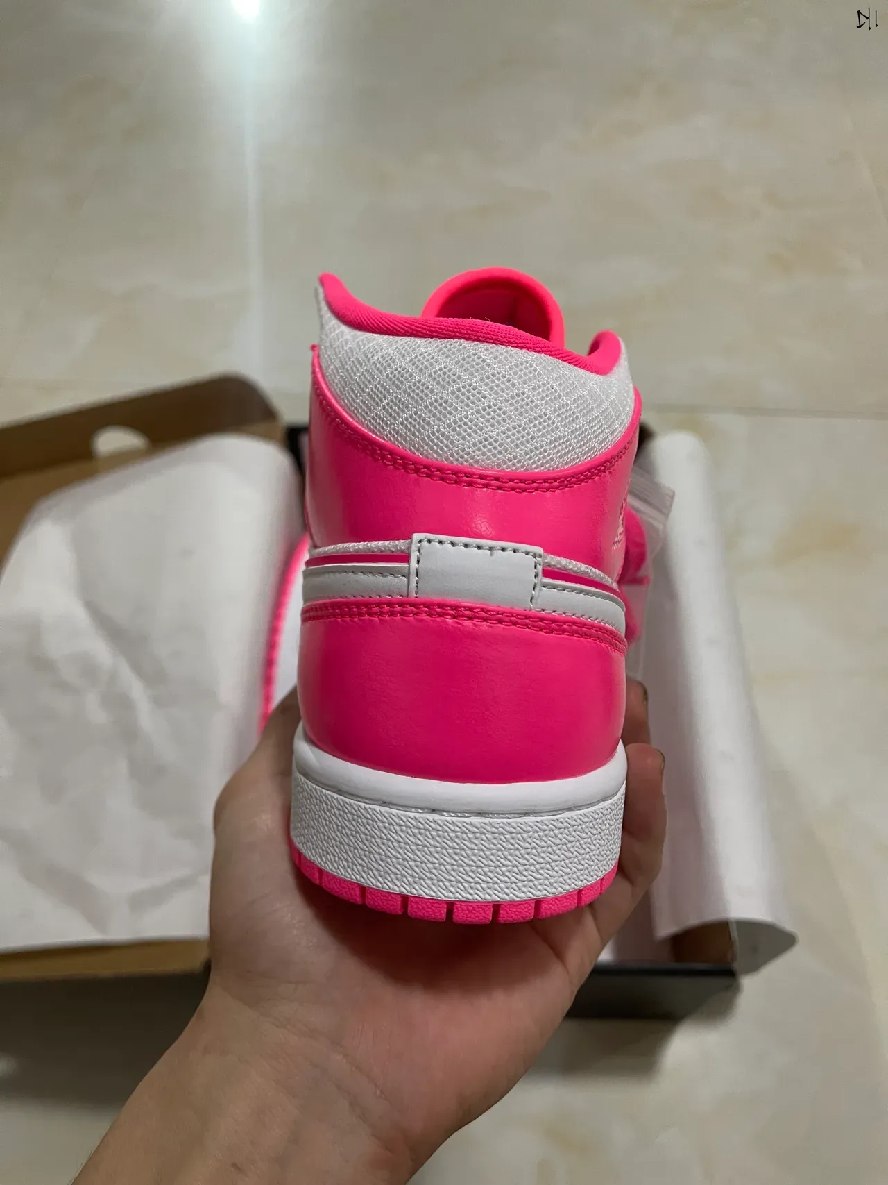 Air Jordan 1 Tênis de Basquete Rosa e Branco de Cano Alto 6