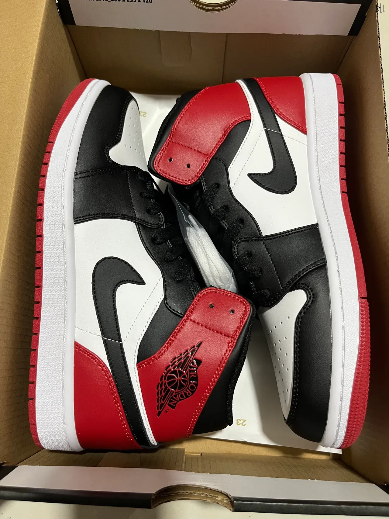 Air Jordan 1 Rouge Noir Hautes à Panneaux en Cuir Chaussures de Basketball 9