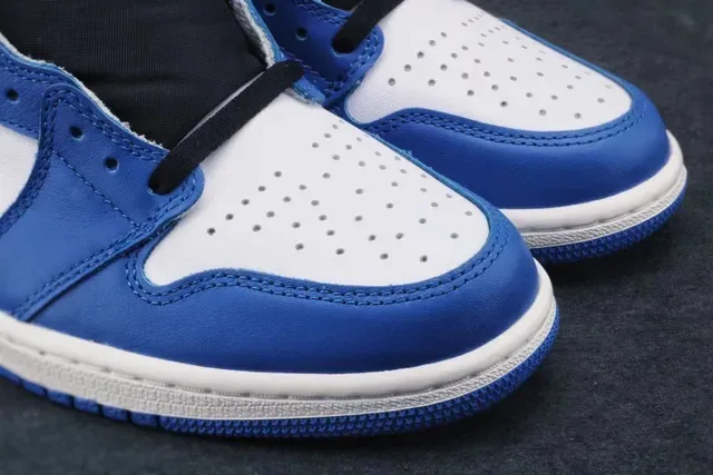 Air Jordan 1 Royal Blue White Black Basketball Shoes 4