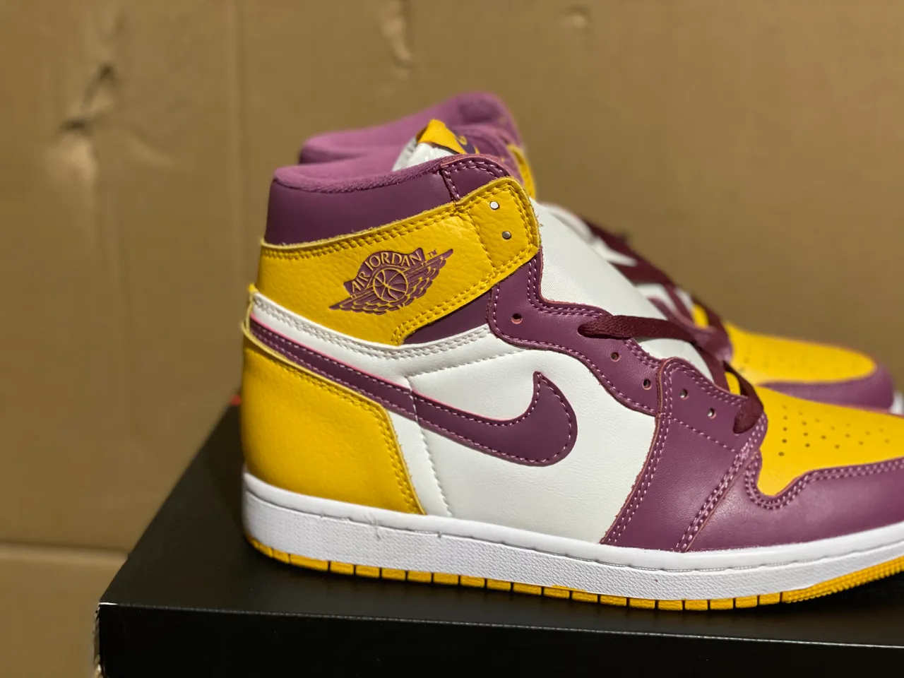 Air Jordan 1 Yellow Purple White Basketball Shoes 3
