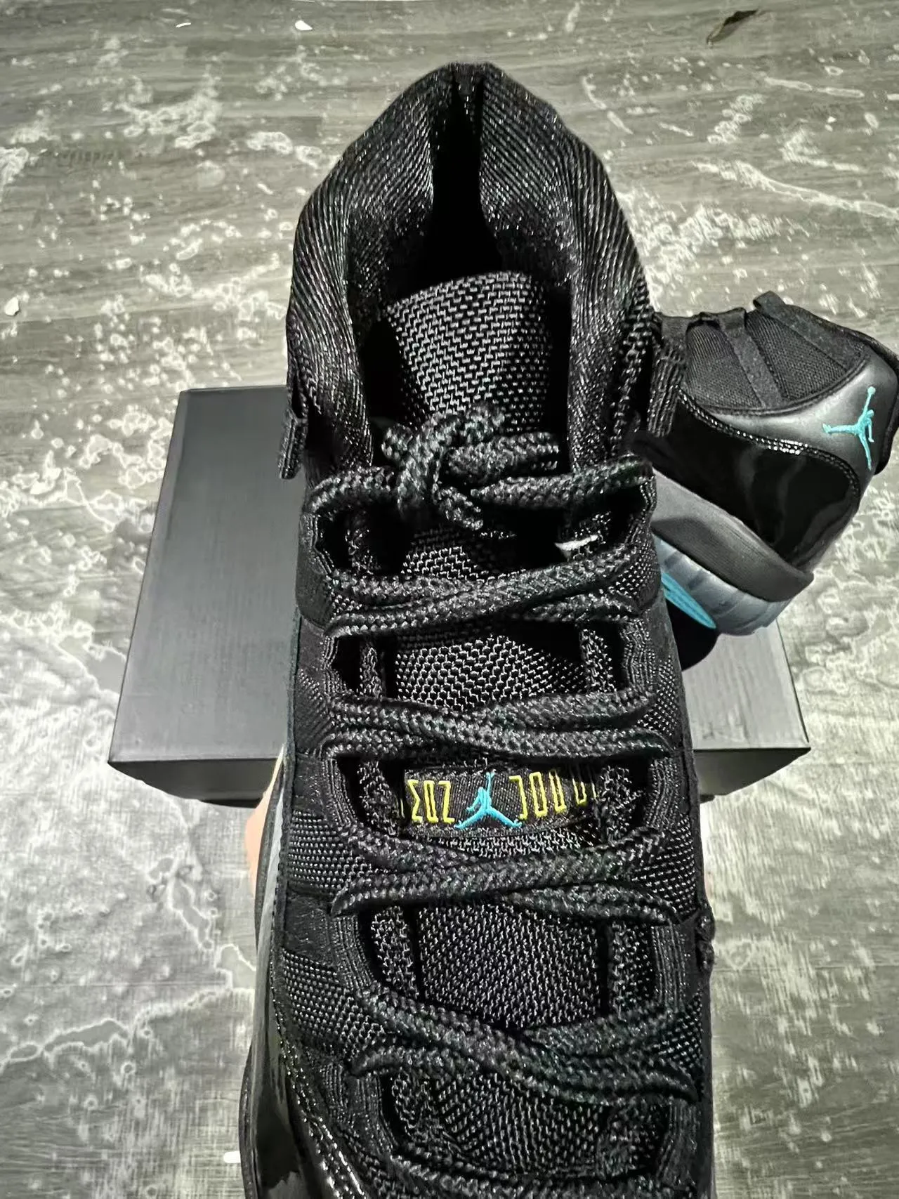 Air Jordan 11 Black Turquoise Jumpman Basketball Shoes 4