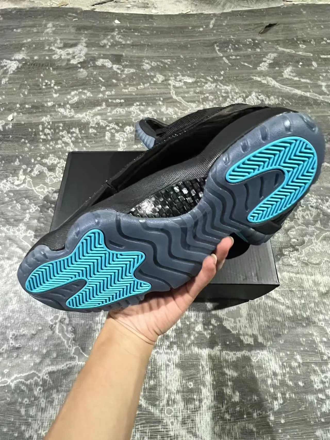 Air Jordan 11 Black Turquoise Jumpman Basketball Shoes 6