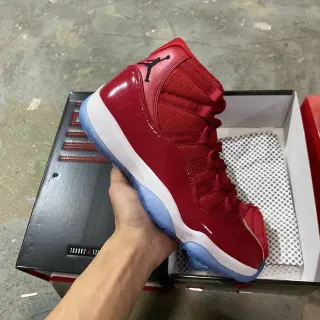 Air Jordan 11 Glossy Red White Blue 篮球鞋