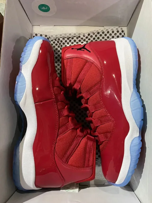 Air Jordan 11 Glossy Red White Blue Chaussures de Basketball 7