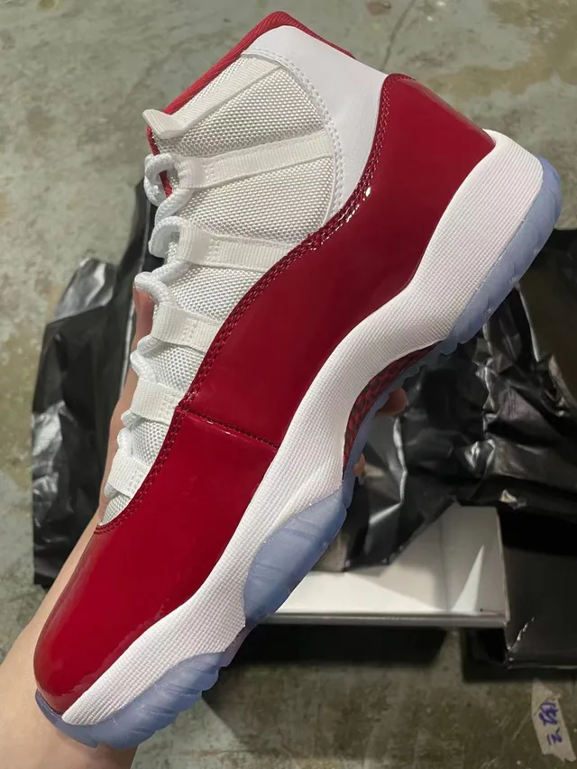 Air Jordan 11 Gym Red Cuero Patentado Zapatos de Baloncesto 3