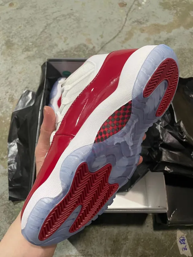 Air Jordan 11 Gym Red Cuero Patentado Zapatos de Baloncesto 4