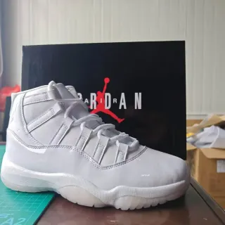 Air Jordan 11 Monochromatic White Basketball Shoes