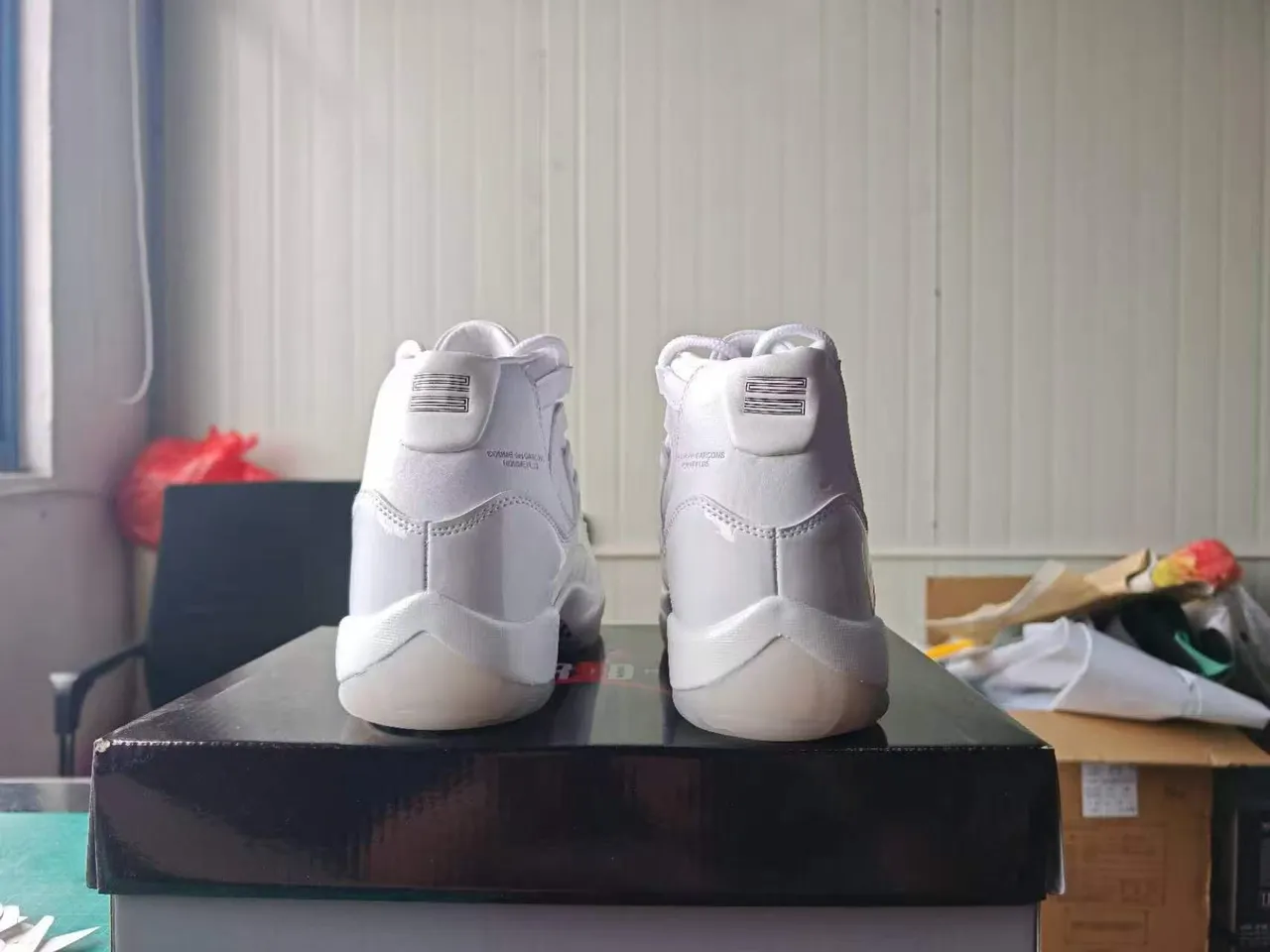 Air Jordan 11 Monochromatic White Basketball Shoes 3