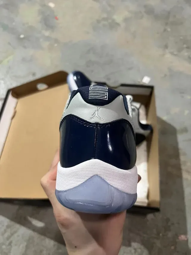 Air Jordan 11 Navy y Light Gray Zapatillas de Baloncesto de Cuero Patentado 5