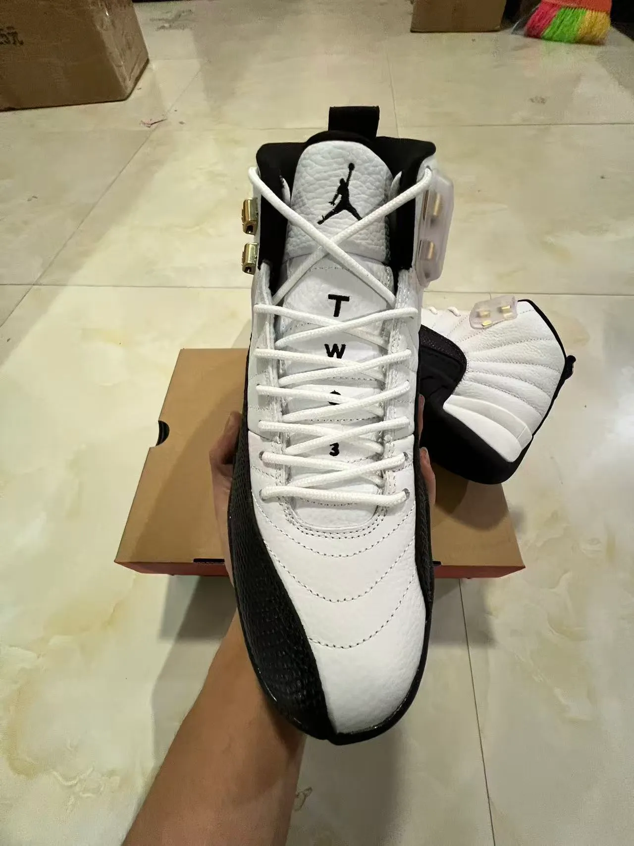 Air Jordan 12 White Black Gold Lace Lock Basketball Shoes 3
