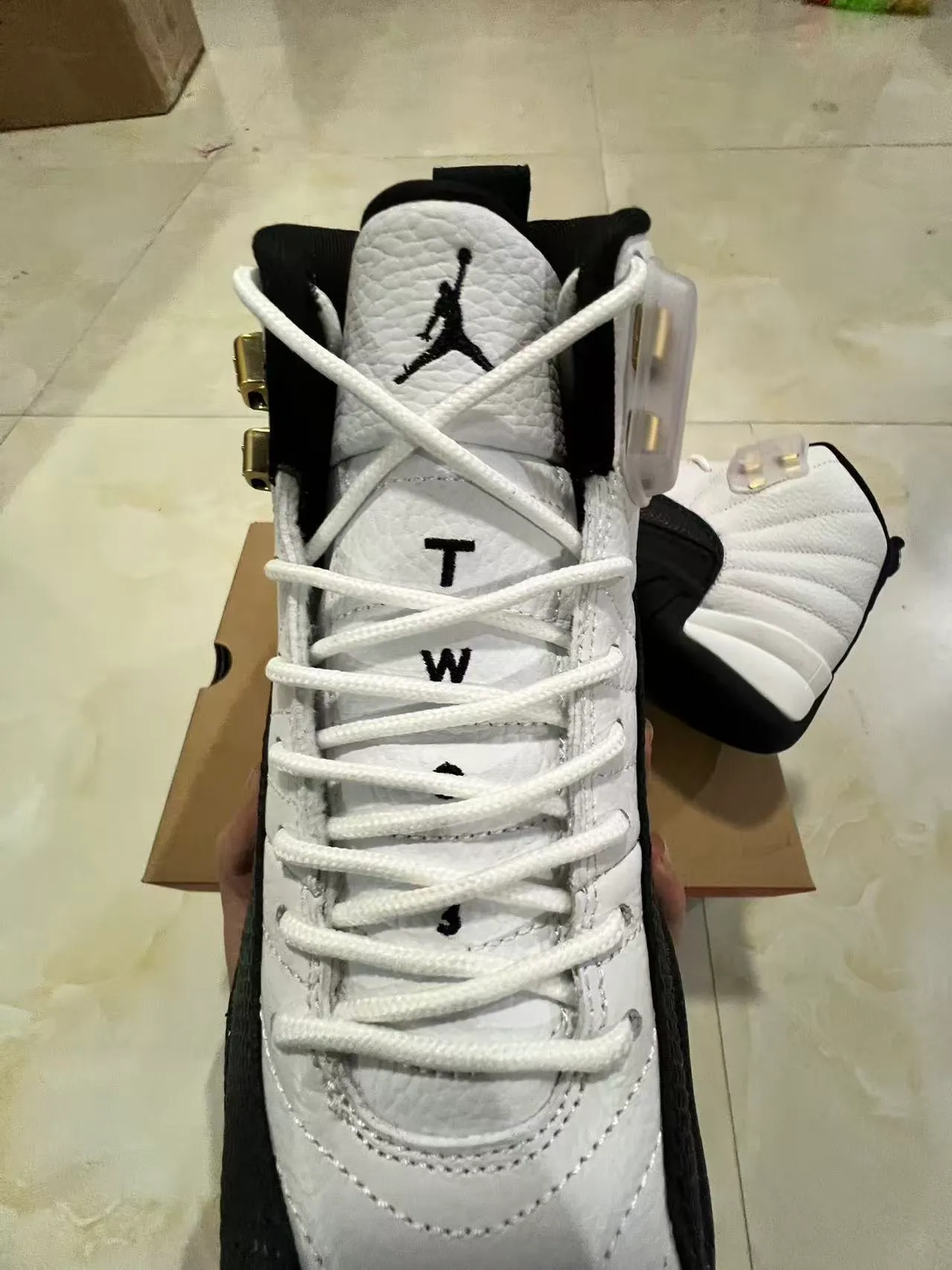 Air Jordan 12 White Black Gold Lace Lock Basketball Shoes 4