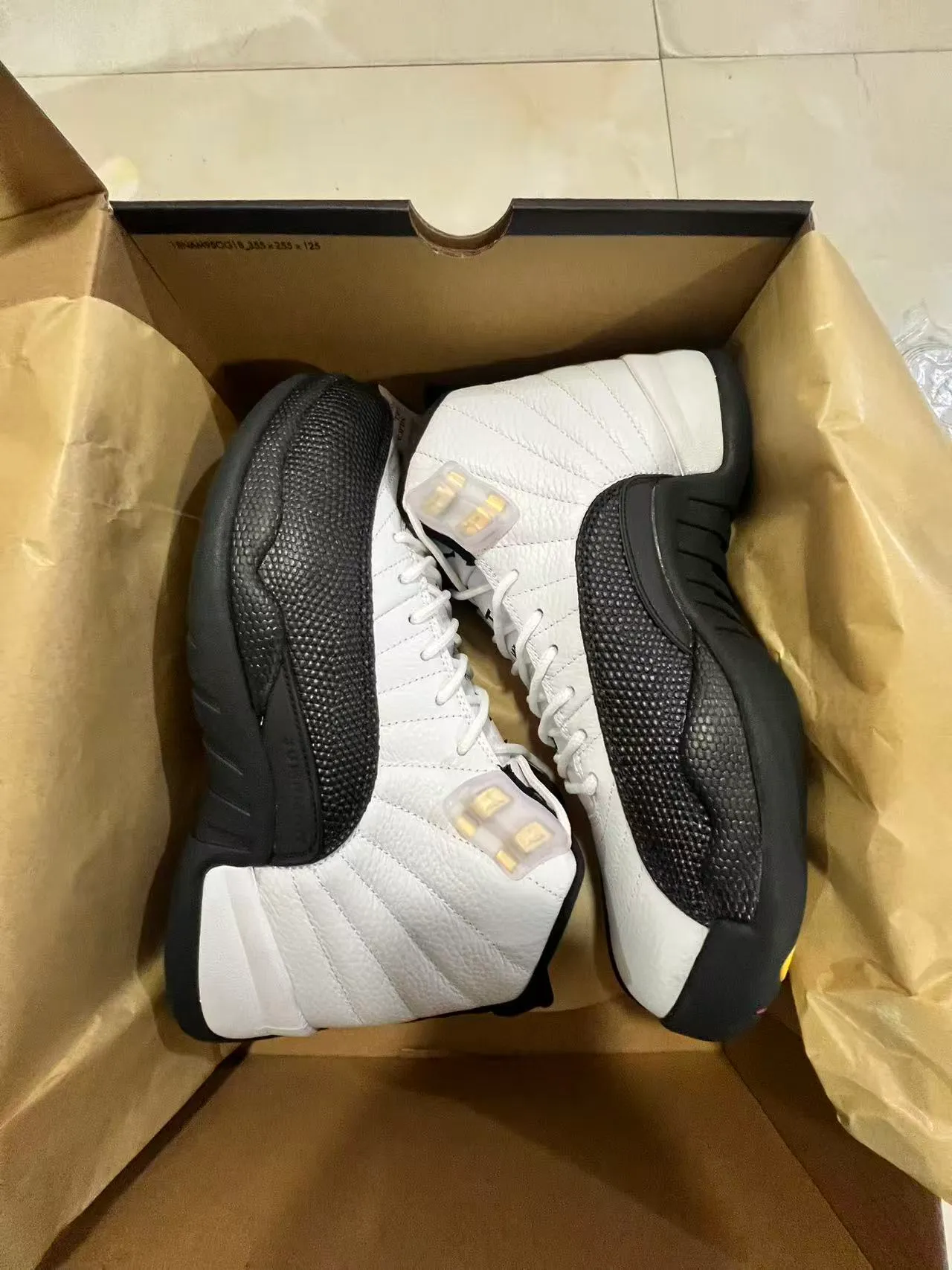 Air Jordan 12 White Black Gold Lace Lock Basketball Shoes 9
