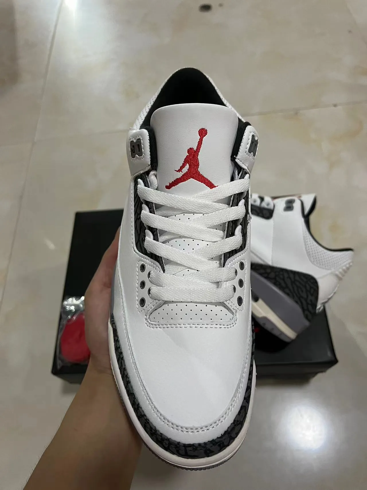 Tênis de basquete Air Jordan 3 branco preto cimento 3
