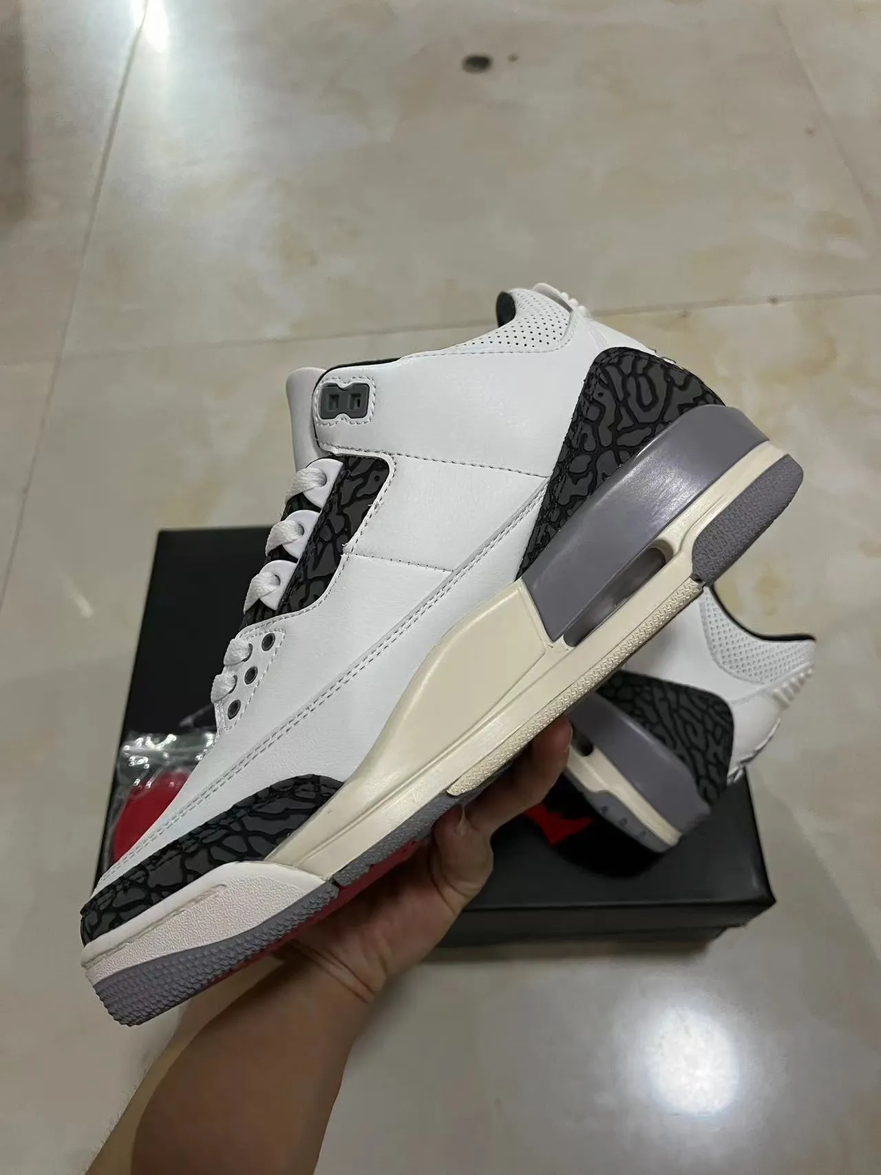 Tênis de basquete Air Jordan 3 branco preto cimento 5