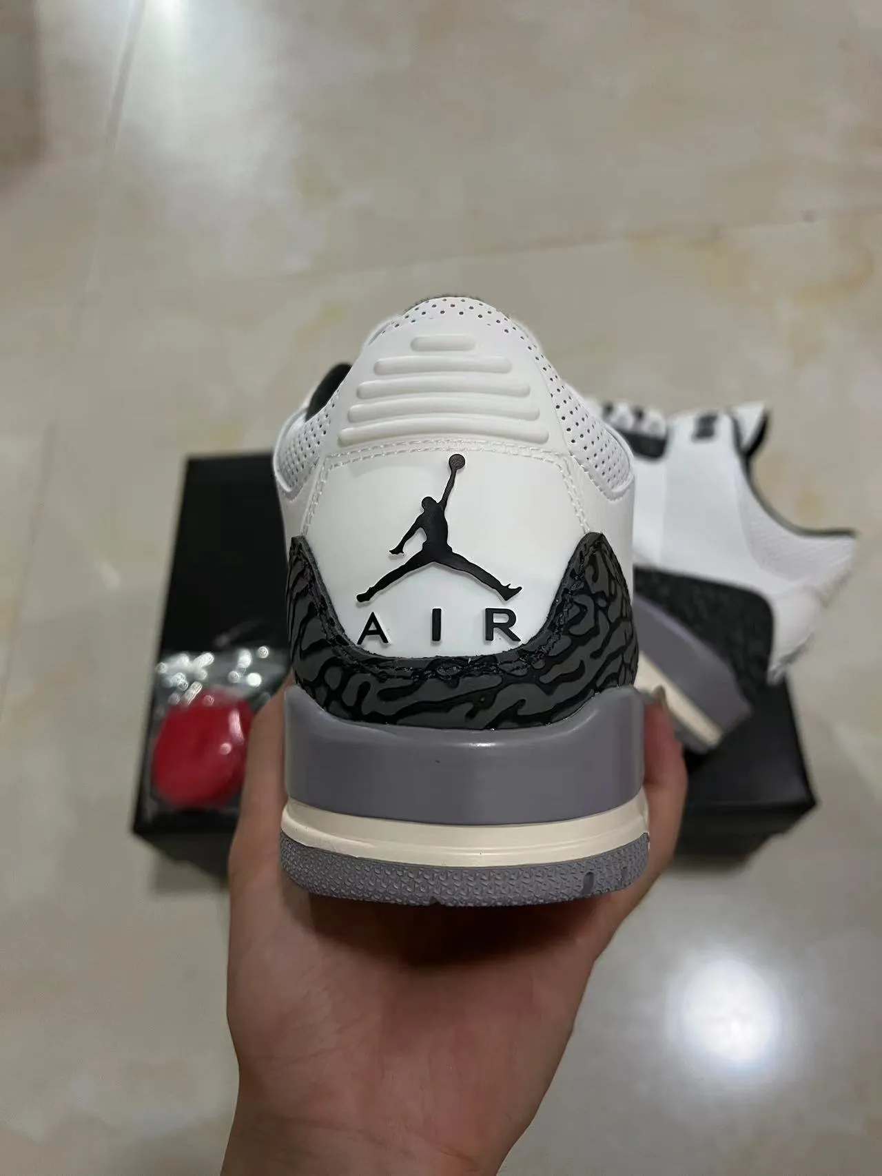Tênis de basquete Air Jordan 3 branco preto cimento 8