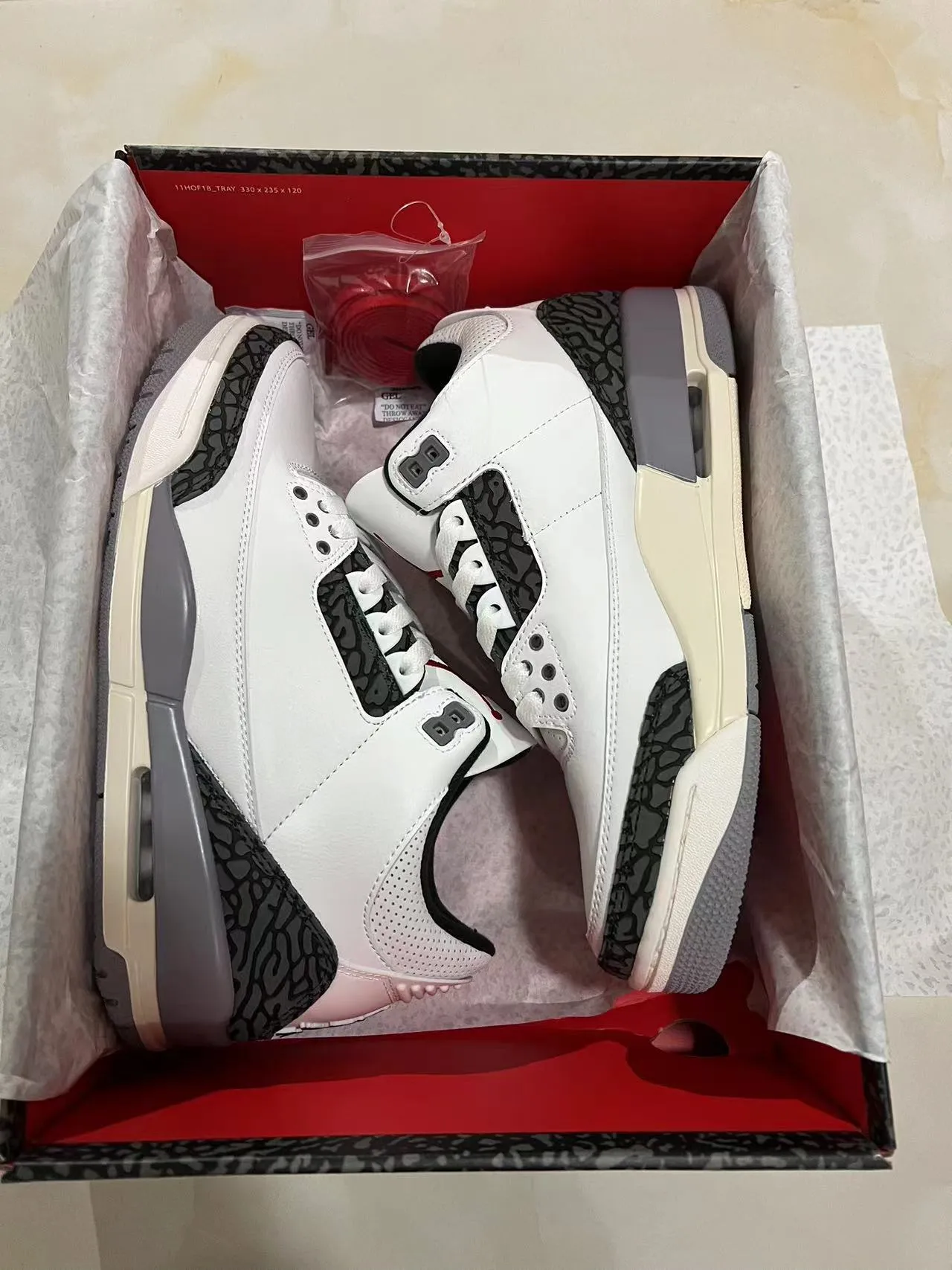 Tênis de basquete Air Jordan 3 branco preto cimento 9