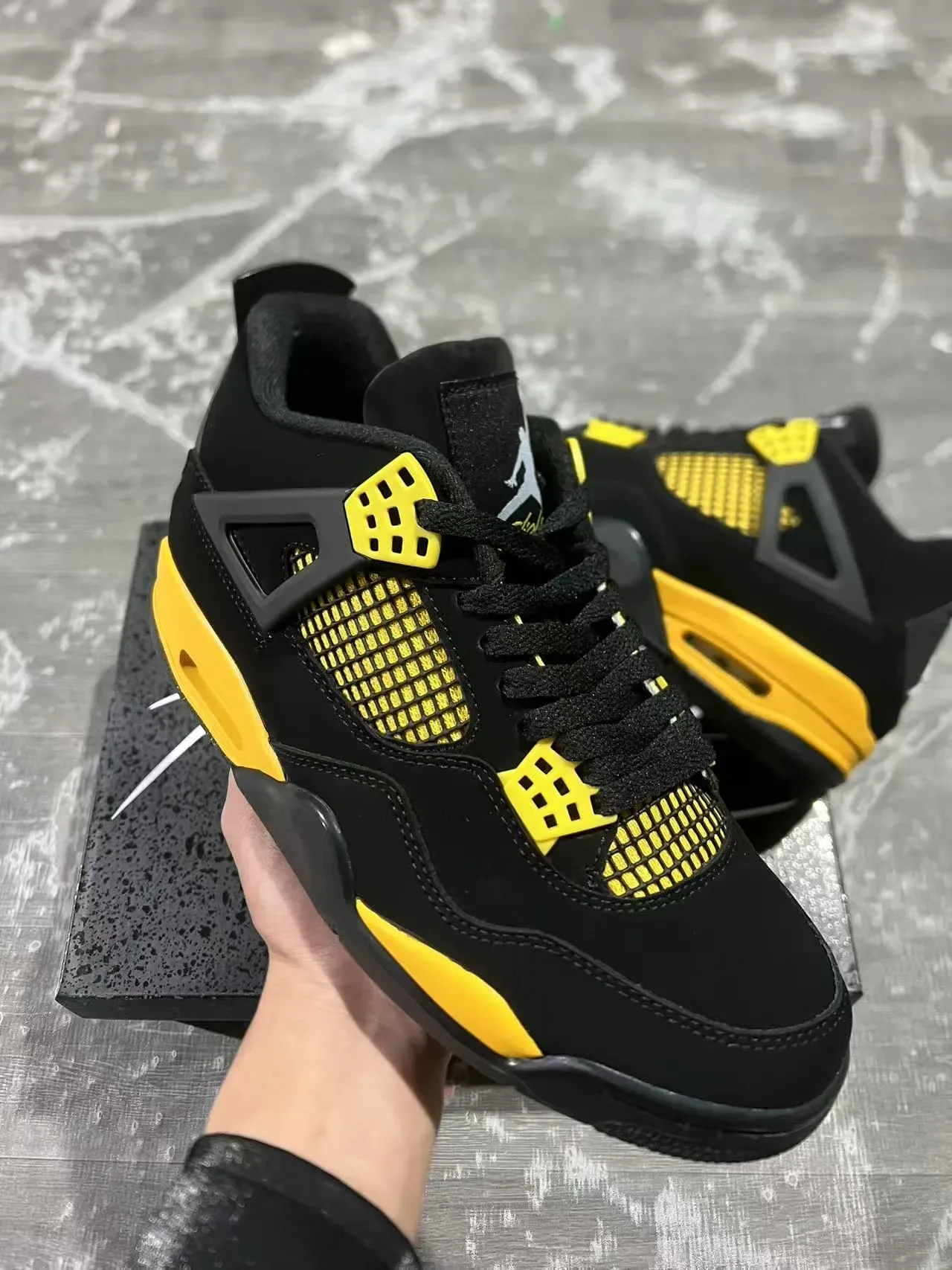 Air Jordan 4 Chaussures de Basketball Noires Jaunes 2