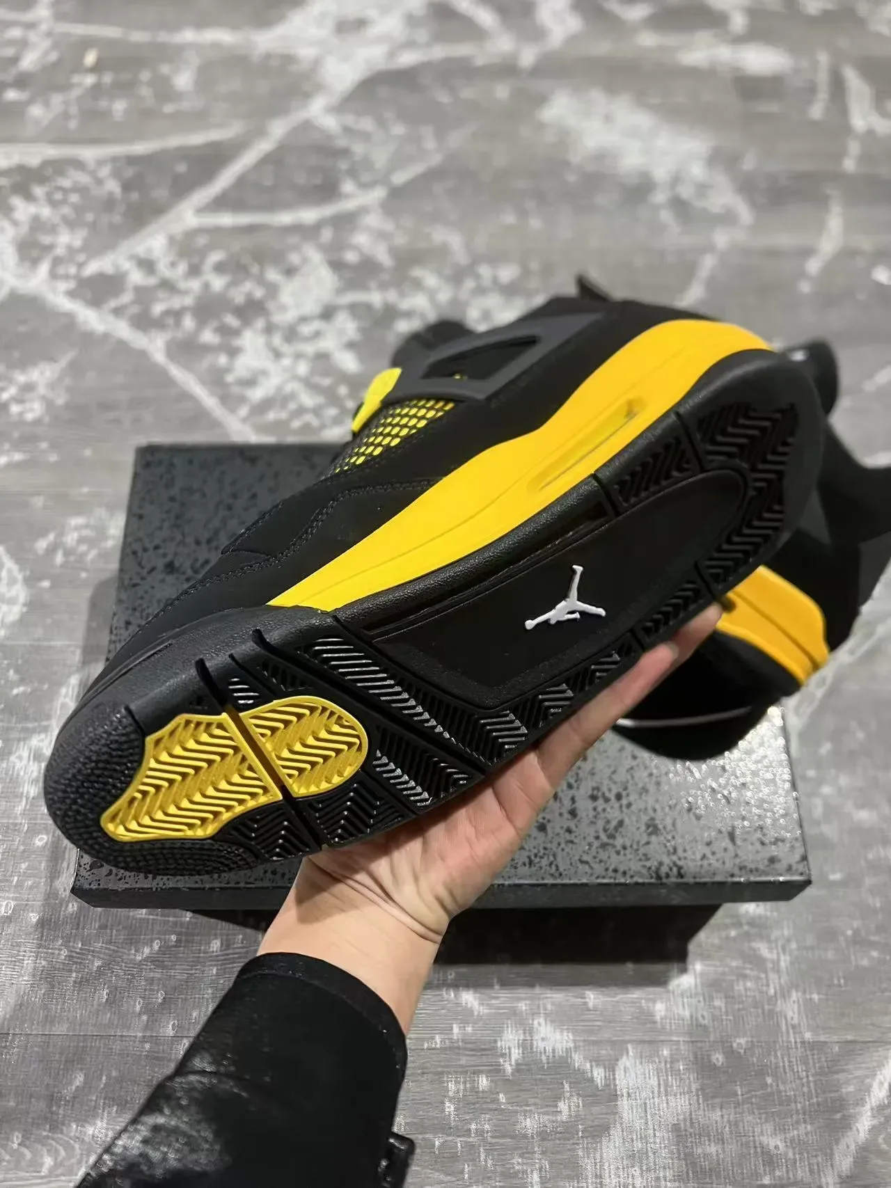 Air Jordan 4 Chaussures de Basketball Noires Jaunes 6
