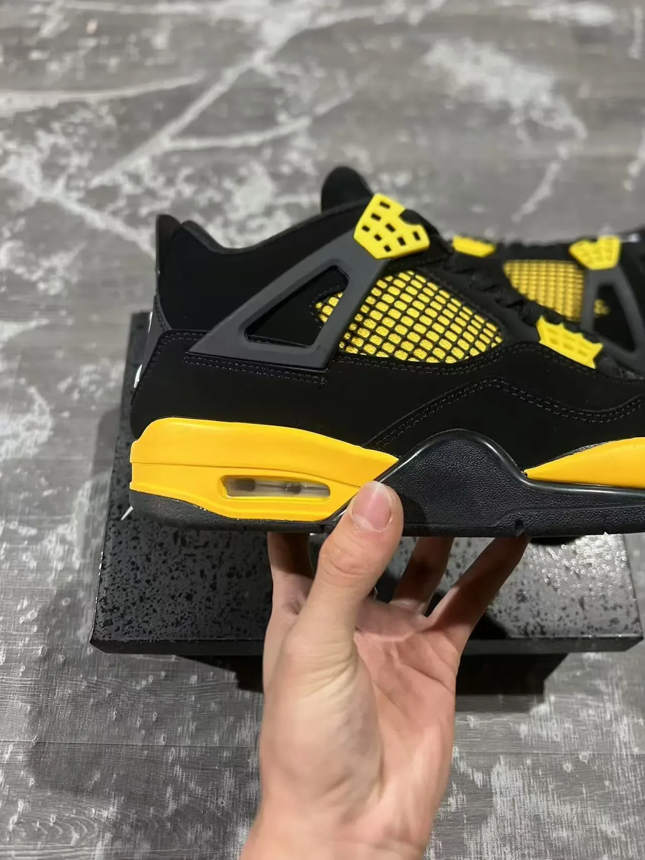 Air Jordan 4 Chaussures de Basketball Noires Jaunes 7